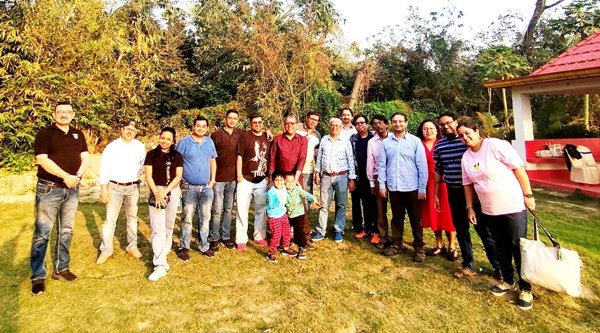 Members of Don Bosco Alumni Association Kolkata (DBPC)